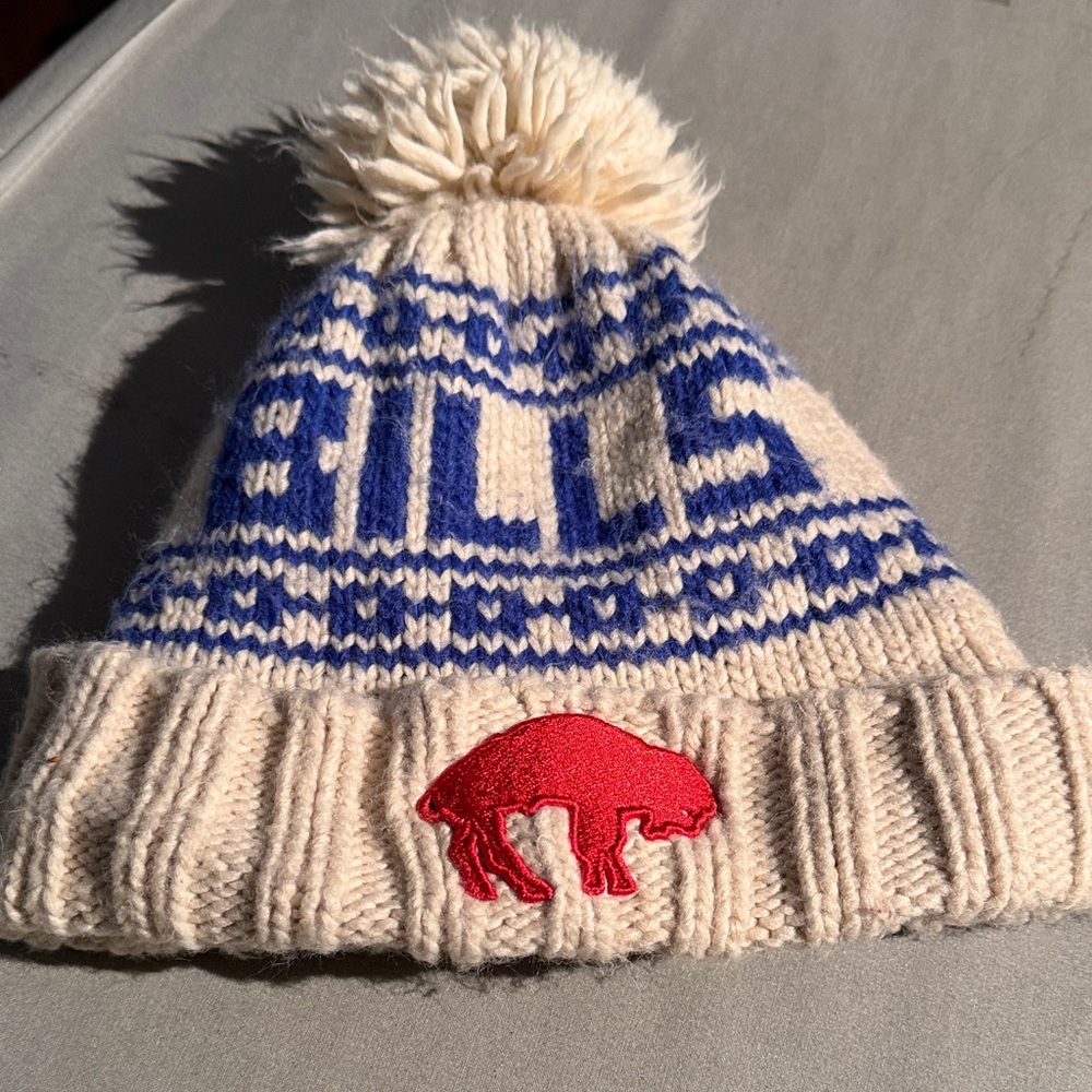 New Era Buffalo Bills Women’s Winter Knit Hat with fleece linear.